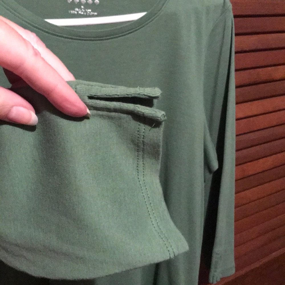 Ladies top - Picture 2 of 3